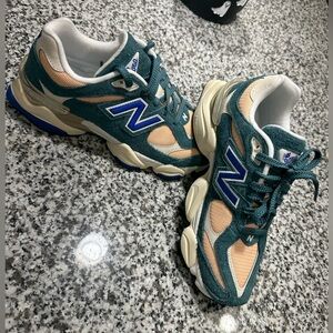 New Balance Teal and Tan Athletic Shoes